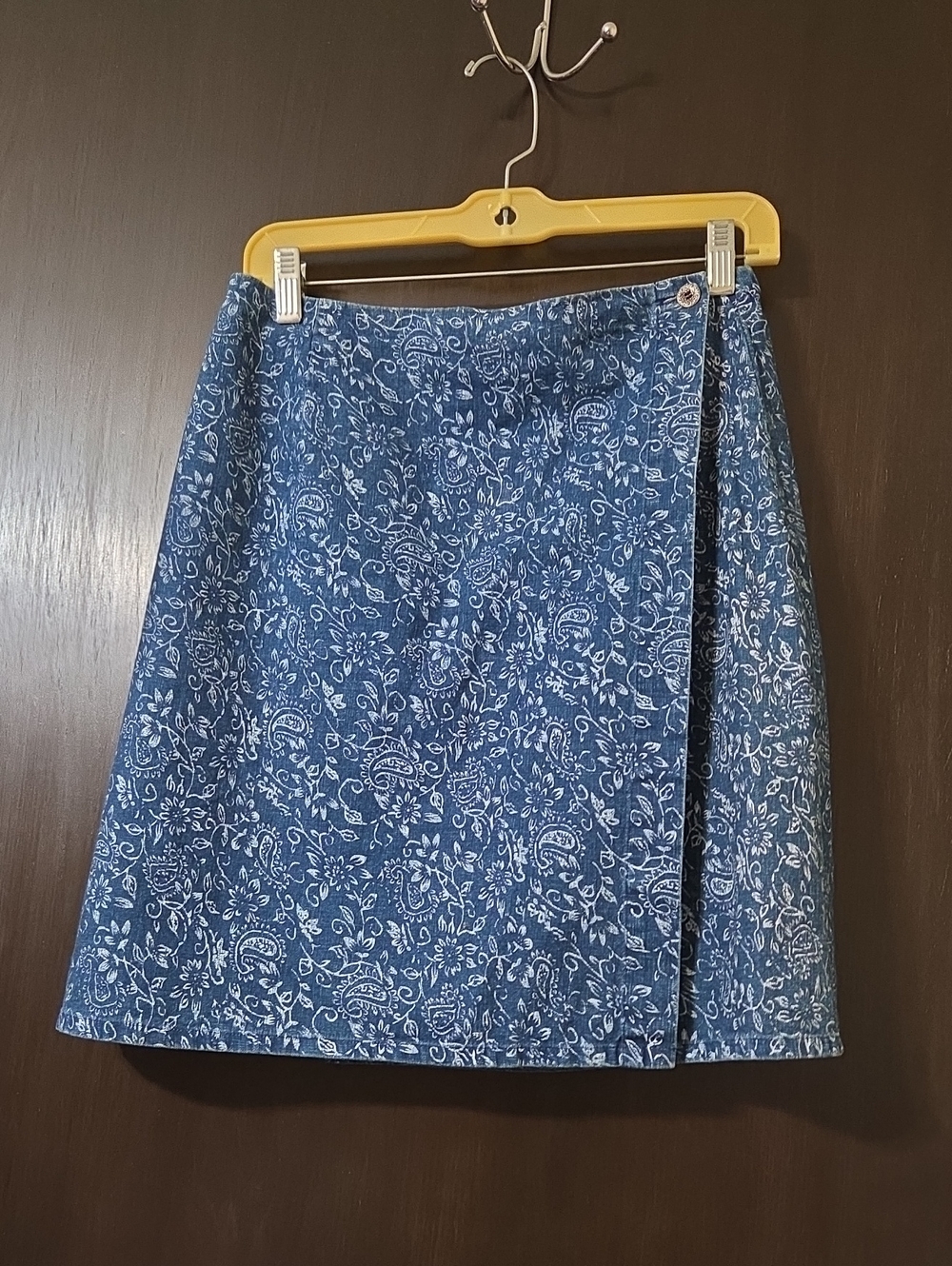 REQUIREMENTS Petite blue floral Skirt PS